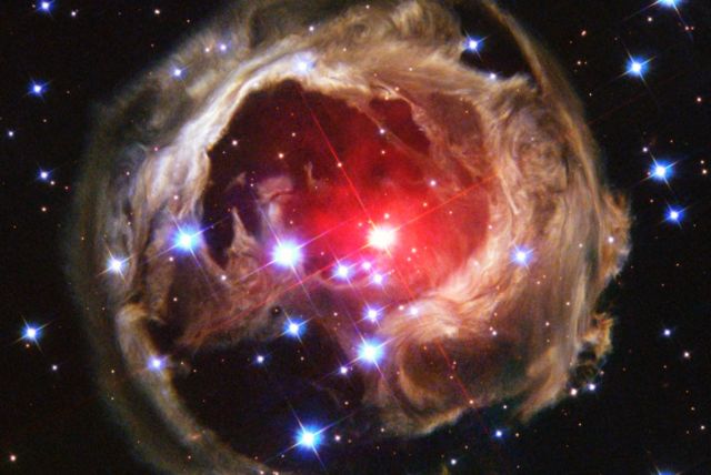 "Light Echo" illuminates dust around supergiant star V838 Monocerotis (V838 Mon) in this 2002 Hubble Space Telescope image.