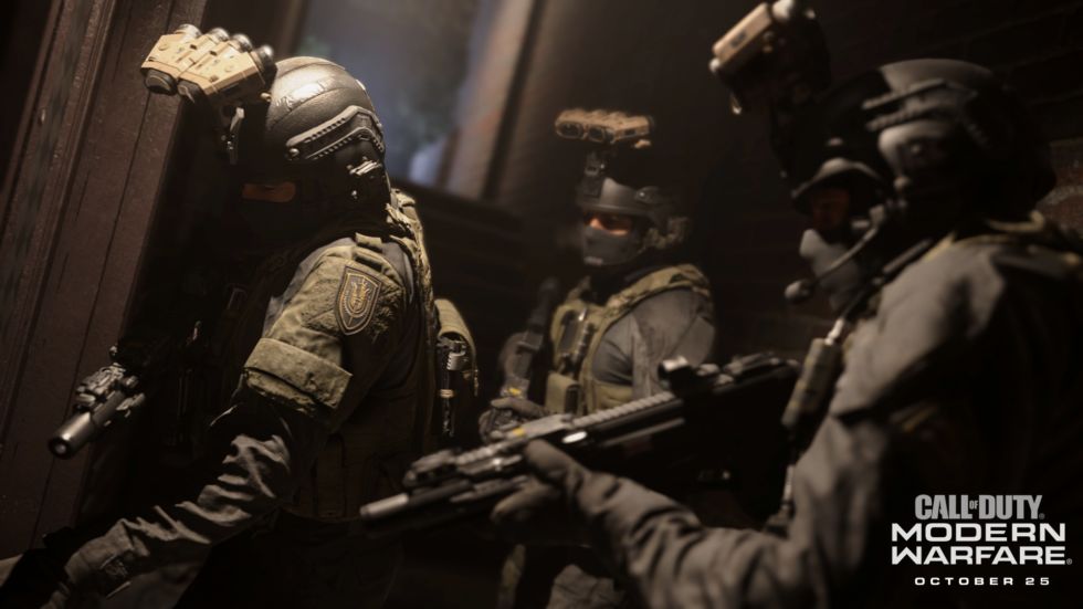 The "Red Crown" mission opens with you and your squad about to don some intense night-vision goggles before storming an apparent terrorist compound. Not seen in this image: how freaking <em>brutal</em> the resulting mission becomes.
