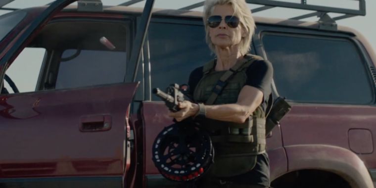 Linda Hamilton is back and buff as ever in Terminator: Dark Fate ...