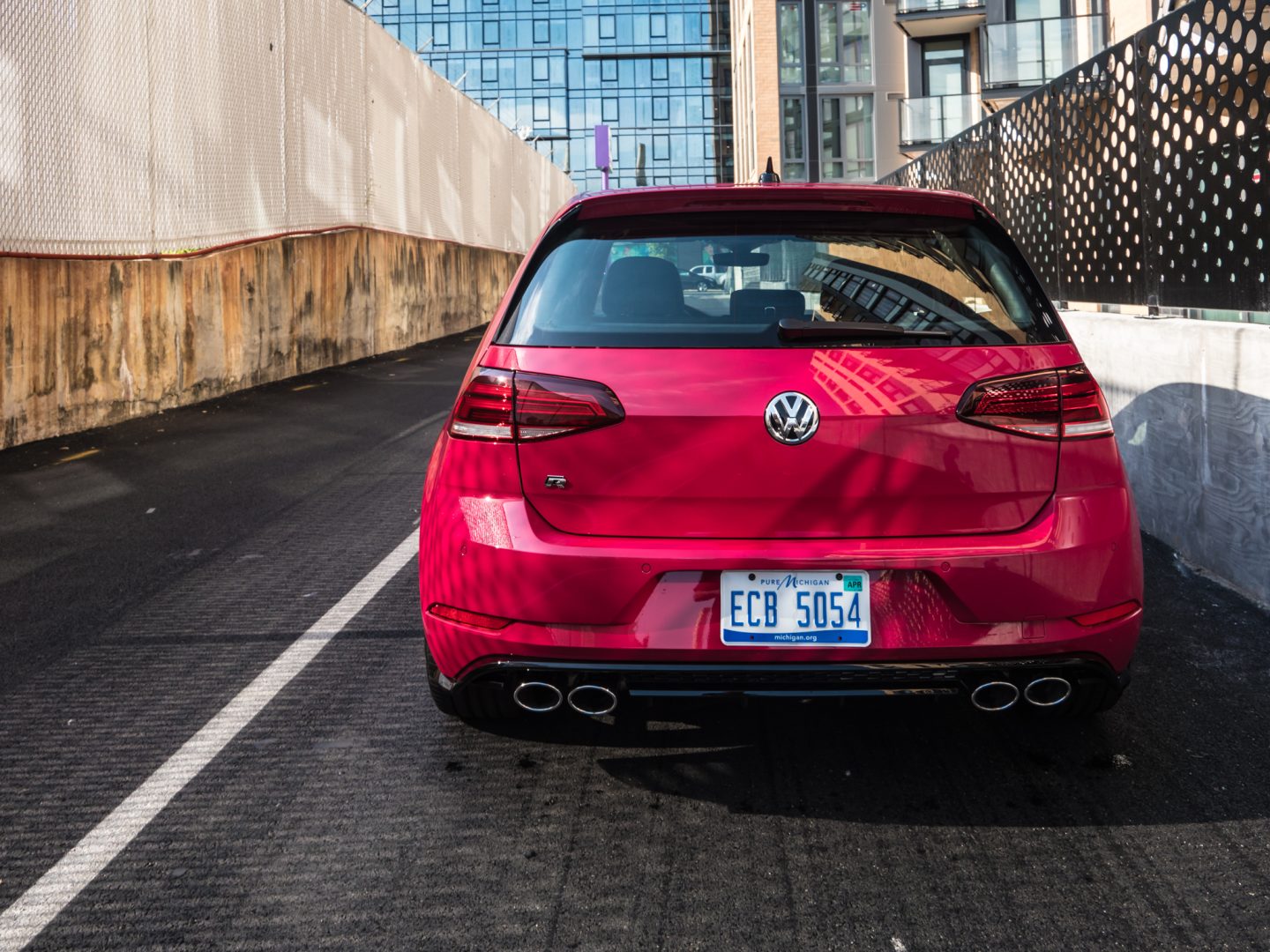 The 2019 Volkswagen Golf R is king of the hot hatches - Ars Technica