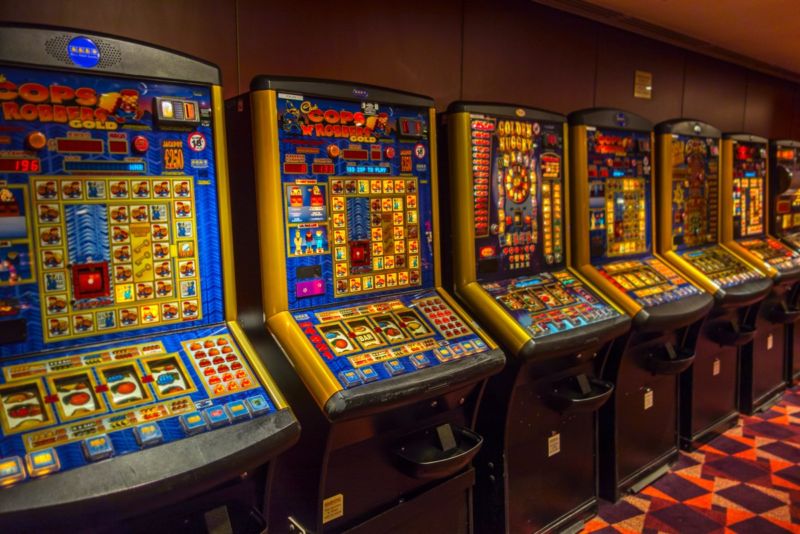 Think you can tell if one slot machine has a larger house advantage than another? Think again.