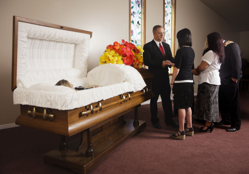 now-even-funerals-are-livestreamed-and-families-are-grateful-ars-technica