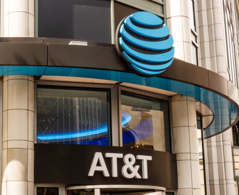 AT&T Could Pull Out Of DirecTV Deal If Satellite Company Doesn't