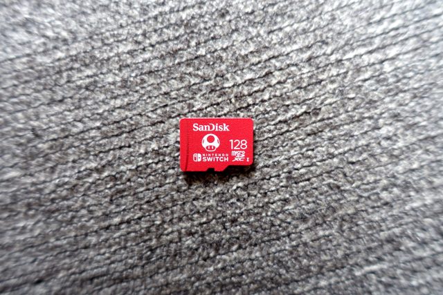 O cartão microSD SanDisk para o Nintendo Switch é rápido e confiável, não importa se você o está usando com um console Switch físico.