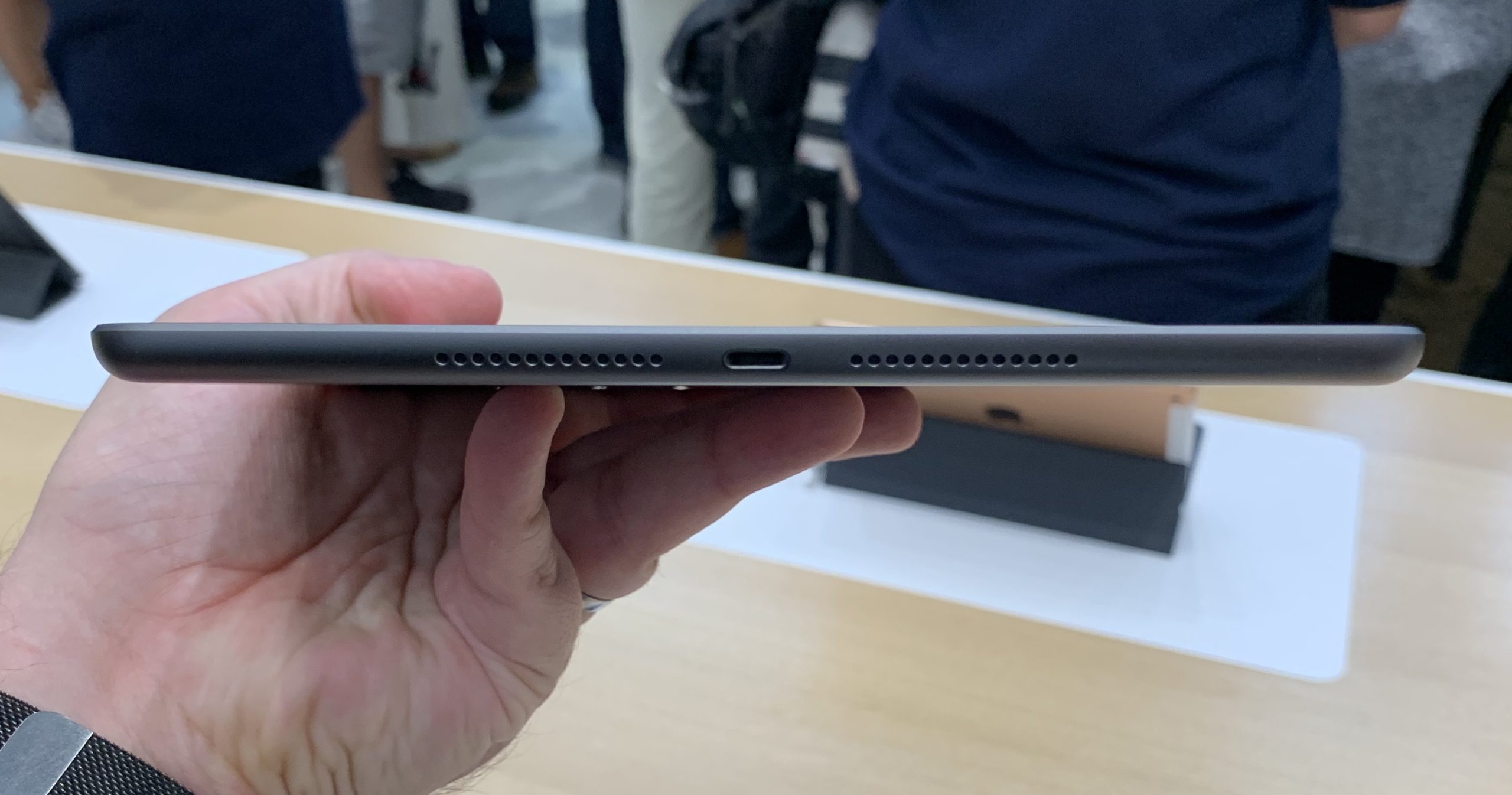 Apple iPad 2019 handson A 6thgeneration iPad in a 2019 iPad Air’s