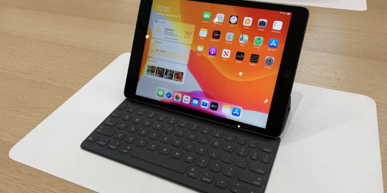 photo of Apple iPad 2019 hands-on: A 6th-generation iPad in a 2019 iPad Air’s body image