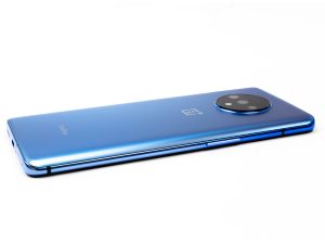 Pictures of the OnePlus 7T.