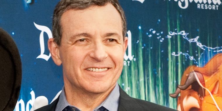 photo of Disney CEO Bob Iger resigns from his Apple board seat image