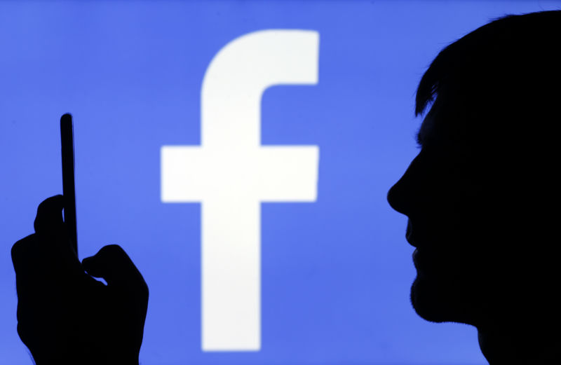 Facebook offers to pay users for their voice recordings