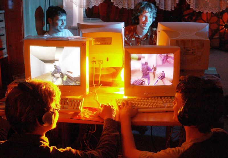 A photographer's approximation of what LAN party life was like for Ars Technica staffers in the CRT monitor era.