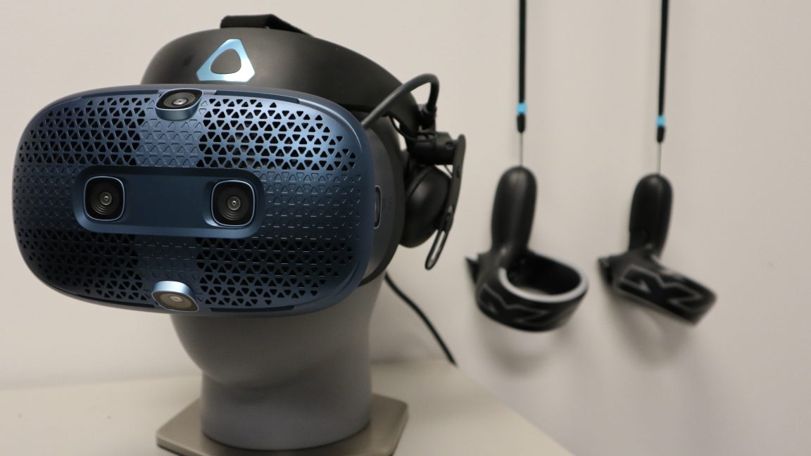 VR headset on fake head.
