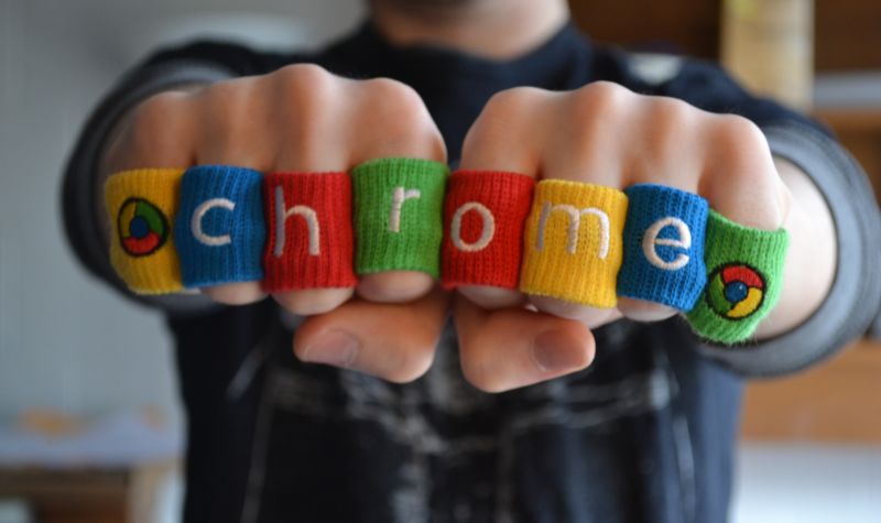 The man wears soft rings with the word CHROME.