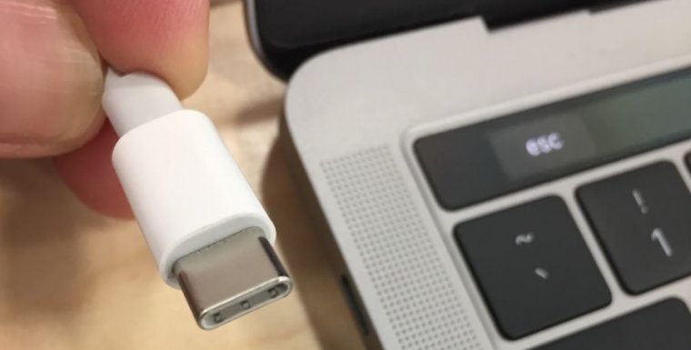 Closeup photo of USB cable.