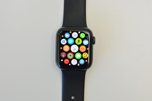 apple watch series 4 microphone