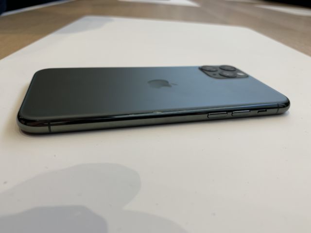 Iphone 11 Iphone 11 Pro And Iphone 11 Pro Max Hands On With Apple S New Phones Ars Technica