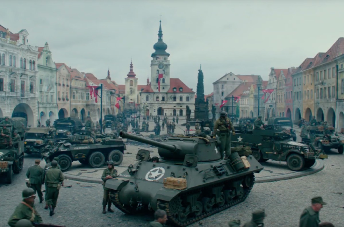 Taika Waititi plays imaginary Adolf Hitler for laughs in Jojo Rabbit ...