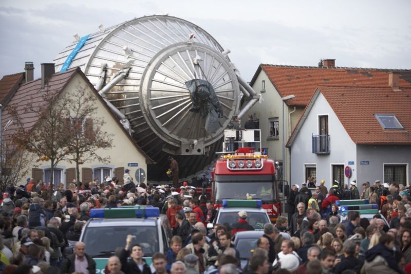 The spectrometer for the KATRIN experiment, as it works its way through the German town of Eggenstein-Leopoldshafen in 2006 en route to the nearby Karlsruhe Institute of Technology.