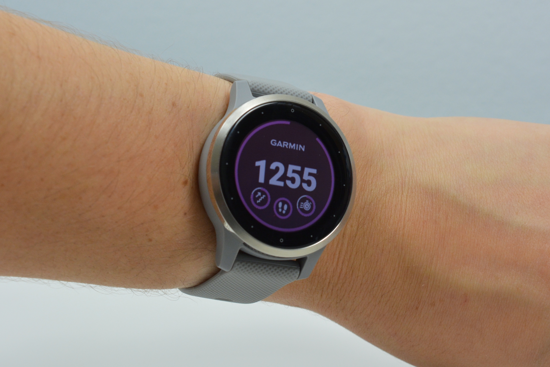 garmin vivoactive size