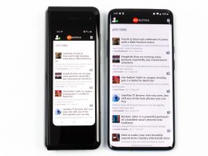 Pictures of the Galaxy Fold.