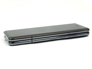 Pictures of the Galaxy Fold.