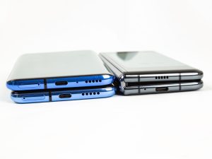 Pictures of the Galaxy Fold.
