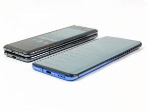 Pictures of the Galaxy Fold.