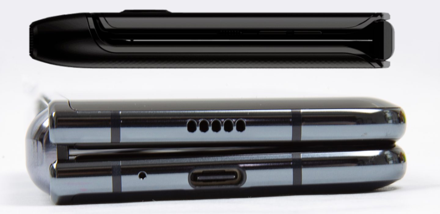 Samsung Razor Old Moto Razr reboot images leak, and they seem kind of suspicious [Update ...