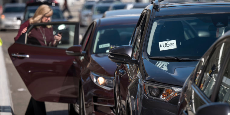 Uber lost $1.1 billion last quarter, says rides are profitable (sort of)