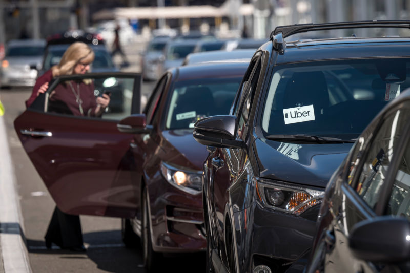 Uber lost $1.1 billion last quarter, says rides are profitable (sort of)