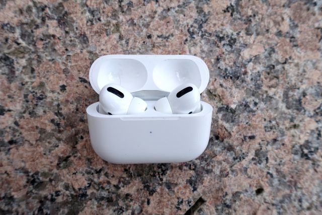 apple-airpods-pro-3-640x427.jpg