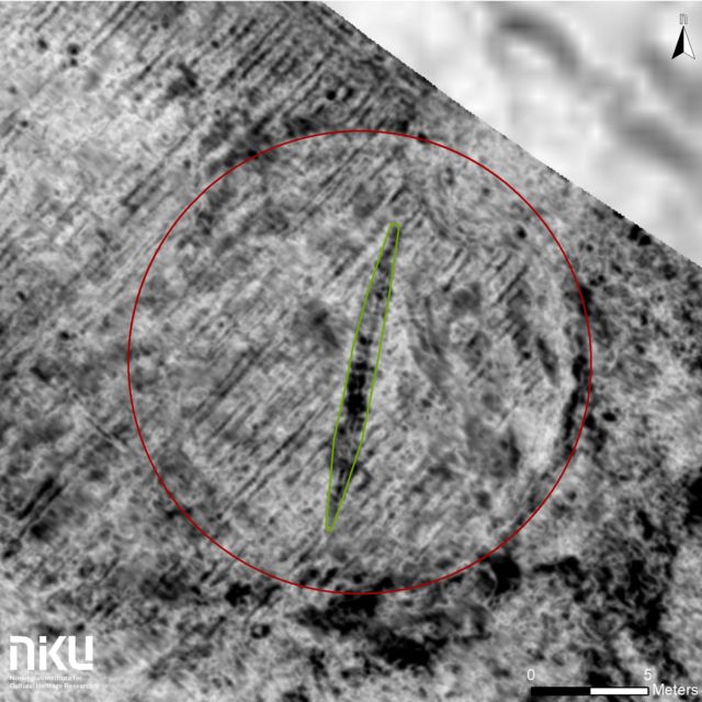 This aerial radar image shows the buried ship, surrounded by traces of a ditch.