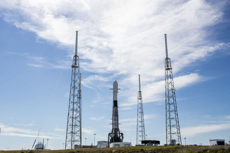 Starlink-3 mission on the pad, ready for launch.