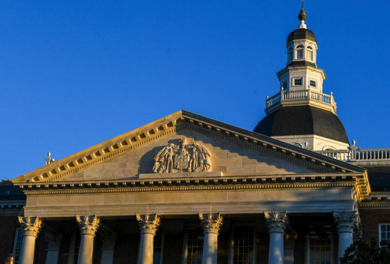 Low-angle photograph of Maryland's federal-style state house.