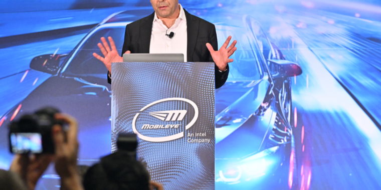 Intel’s Mobileye has a plan to dominate self-driving—and it might work thumbnail