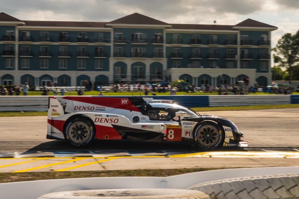 O Toyota TS050 é tudo o que resta da categoria outrora preguiçosa de LMP1 Hybrid, e tem sido severamente indexado de volta para permitir que alguns dos carros LMP1 privados não-híbridos tenham uma hipótese de vitória no Campeonato Mundial de Enduro. Será que o hipercarro sucessor deste carro de corrida também será capaz de correr no IMSA? É possível.