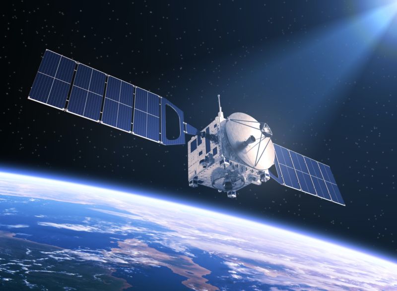 DirecTV races to decommission broken Boeing satellite before it