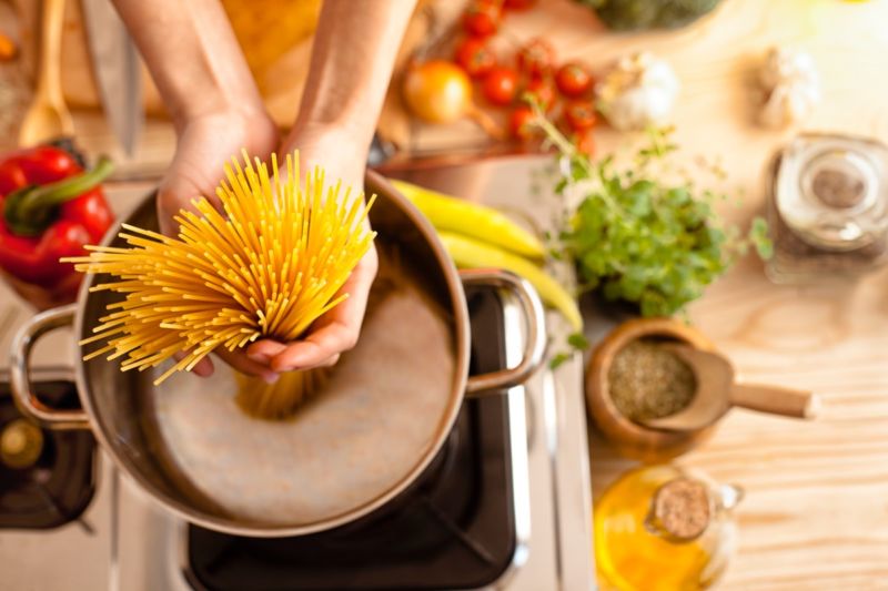 want-to-know-if-spaghetti-is-al-dente-check-how-much-it-curls-in-the