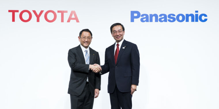 Panasonic and Toyota team up to build prismatic batteries for EVs | Ars ...