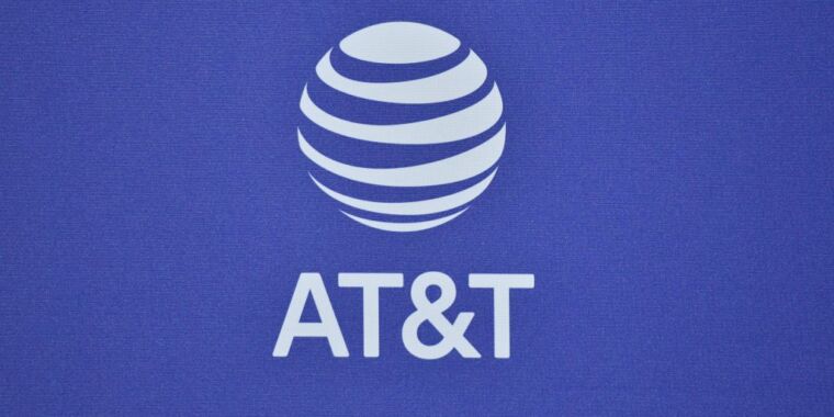 AT&T loses key ruling in class action over unlimited-data throttling
