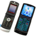 This is the "Retro Razr" mode, which brings up this fun old-school Razr UI.