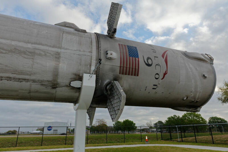 Photograph of a Falcon 9 booster interstage
