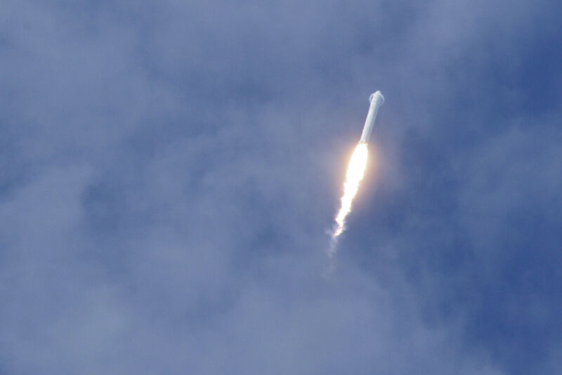A Falcon 9 test rocket lifts off of pad 40 at Cape Canaveral Air Force Station on June 4, 2010.