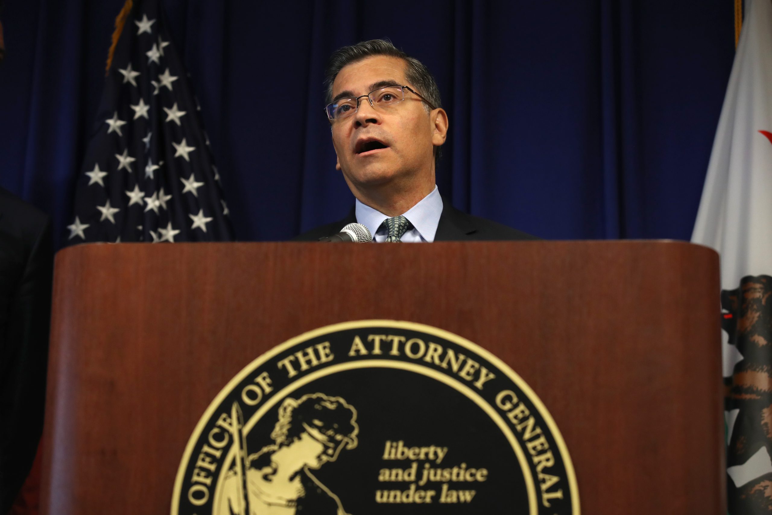 California sues to make Uber and Lyft drivers employees - Ars Technica
