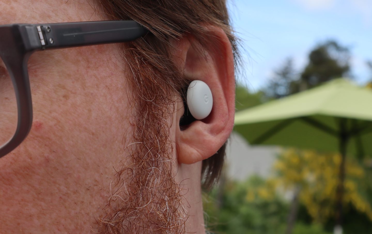 , Pixel Buds 2 anmeldelse: Disse øretelefoner er “meget bedre end OK,” Google