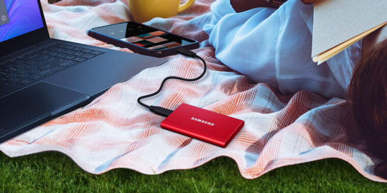 Samsung improves read/write speeds in its biz-card-sized SSDs with the