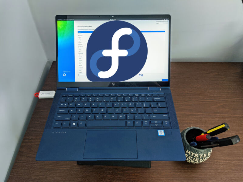 We took our first impressions of Fedora on a bare metal install on the HP Dragonfly Elite G1, seen here on a Moft Z folding laptop stand.
