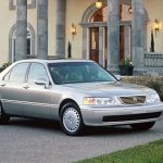 Acura would introduce its first hard disk drive-based navigation system in the 1996 Acura 3.5 RL.