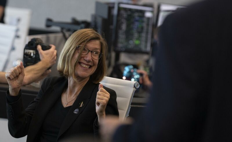 Kathy Lueders of NASA celebrates the opening of Crew Dragon's hatch on May 31.