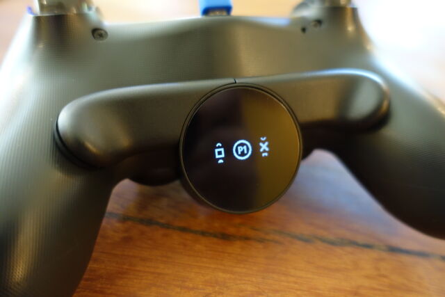 El accesorio de botón de retroceso DualShock 4 de Sony no funcionará con juegos de PS5, pero para PS4 o PC, puede hacer que DualShock 4 sea más conveniente.