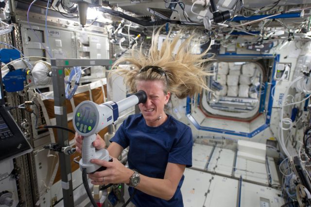 Visual Impairment Intracranial Pressure (VIIP) Syndrome was identified in 2005, back in 2016 it was NASA’s leading spaceflight-related health risk. Here, NASA astronaut Karen Nyberg of NASA uses a fundoscope to image her eye while aboard the International Space Station.
